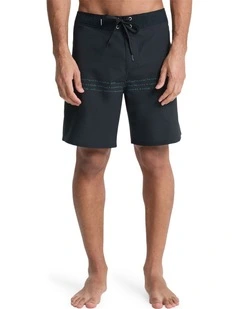 Surfsilk Straight 18 Boardshorts Leprechaun Quik Stripe