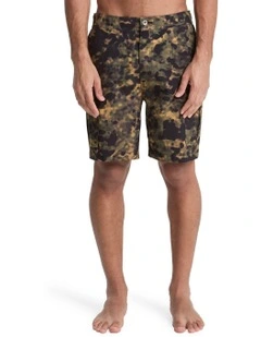 Half Jam Cargo Hybrid Light Reflection Shorts in Grape Leaf