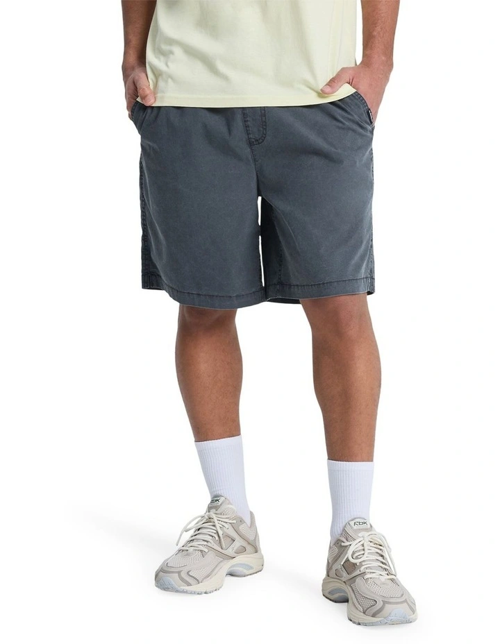 Taxer Walkshorts 19 in Black image 1
