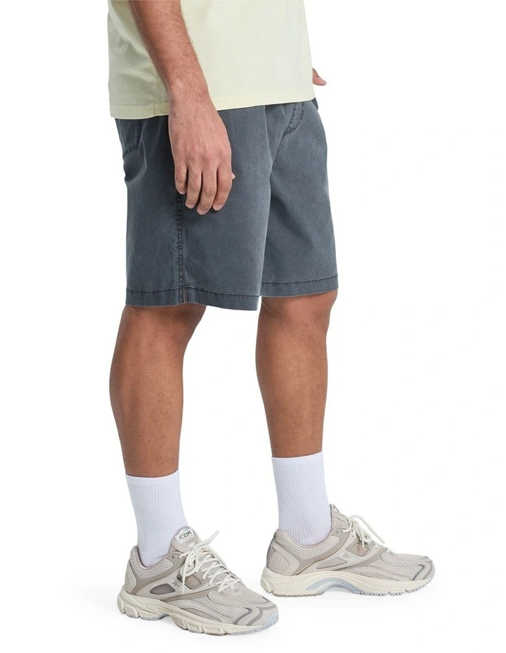 Taxer Walkshorts 19 in Black image 3