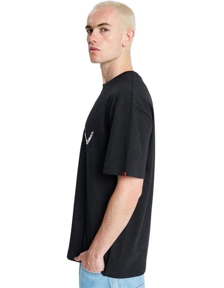 Young Gun Drifter T-shirt in Black image 3