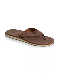 Carver Nubuck Thongs in Brown