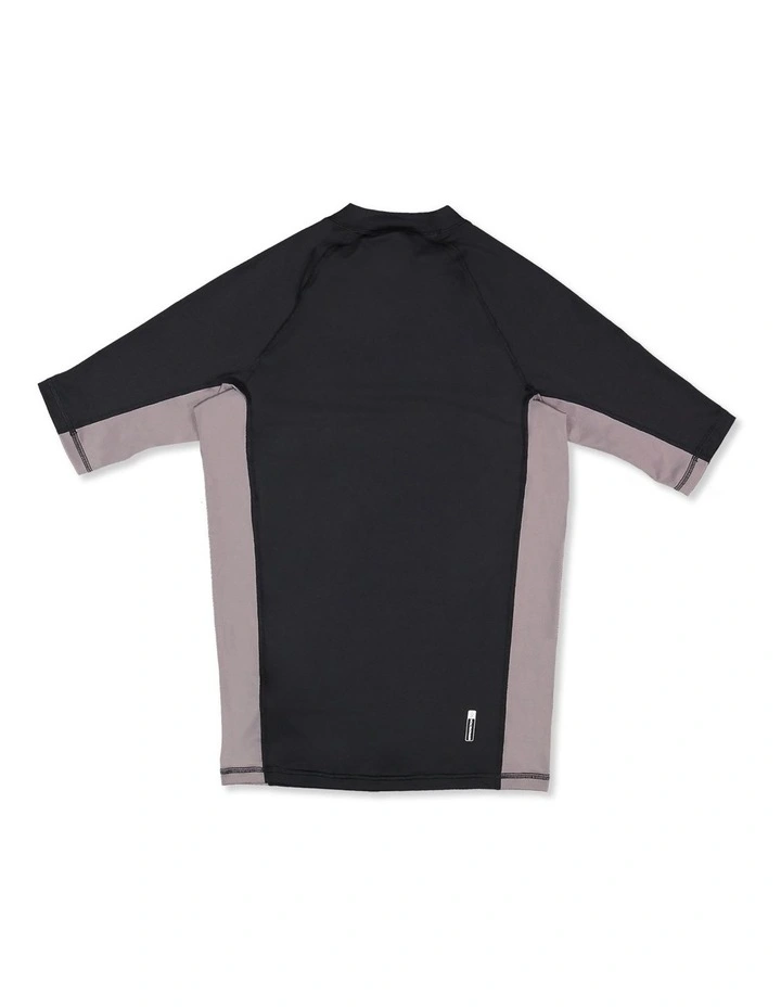 UV Short Sleeve Rashguard In Black image 2