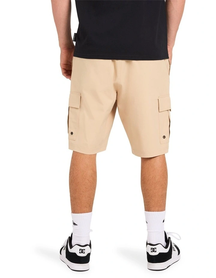 Endurance 20 Walkshorts In Pale Khaki image 2