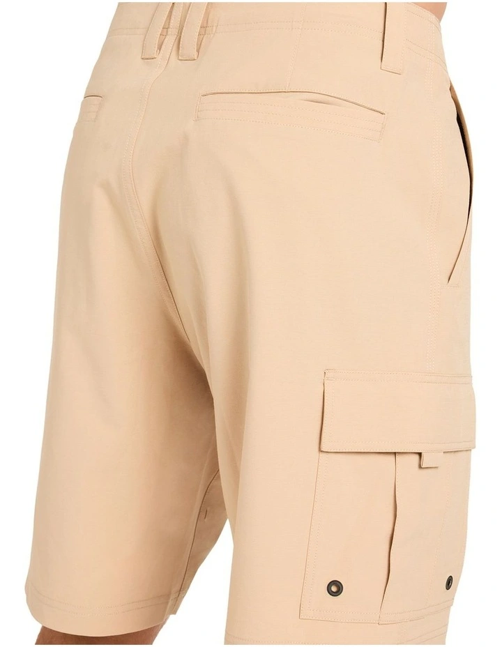 Endurance 20 Walkshorts In Pale Khaki image 4