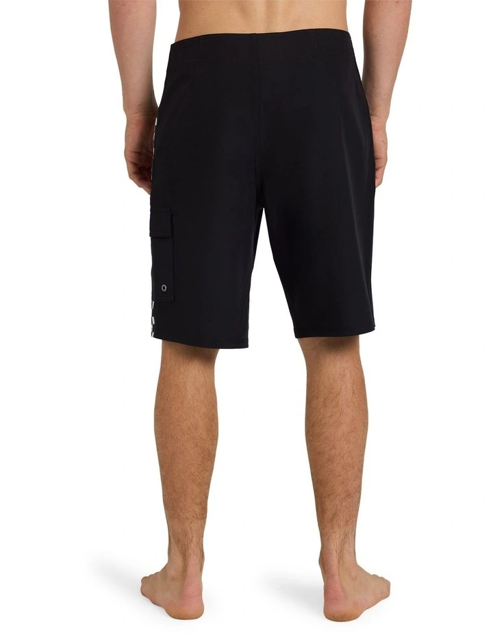 Arch Cargo 20 Boardshorts In Black image 2