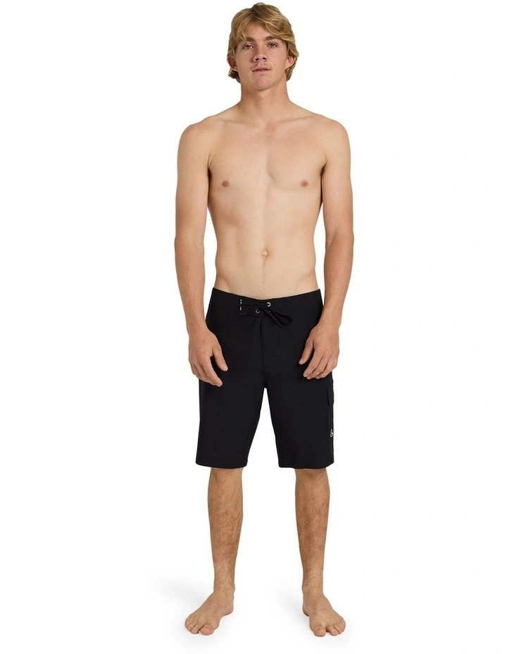 Arch Cargo 20 Boardshorts In Black image 5