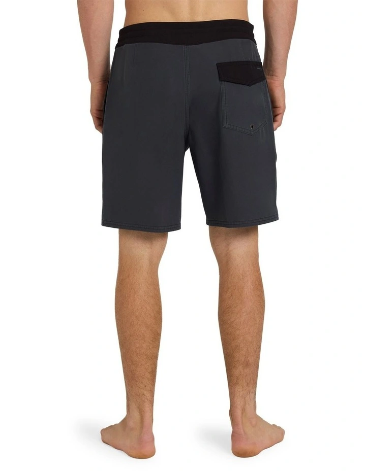 Surfsilk Street Trunk 18 Boardshorts In Black image 2