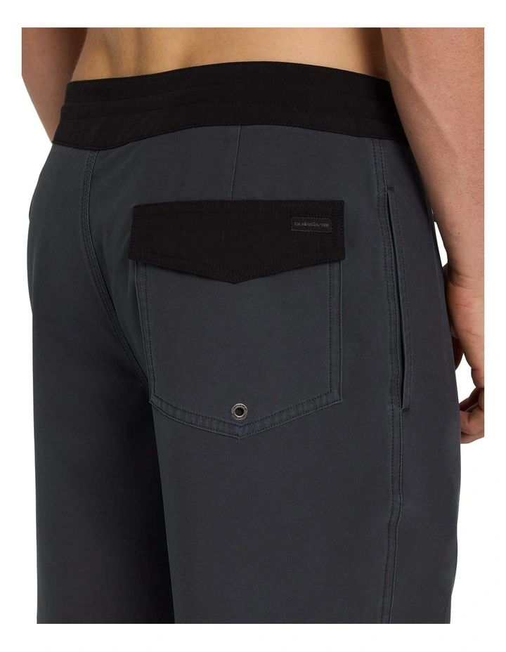 Surfsilk Street Trunk 18 Boardshorts In Black image 4