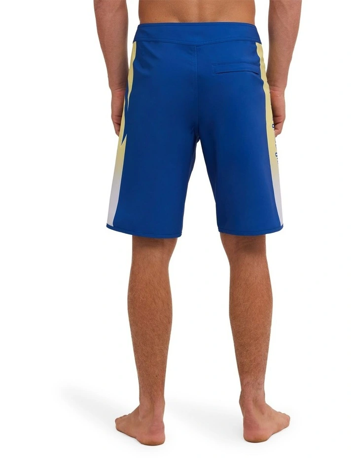 Surfsilk Holmes 20 Inch Boardshorts In Monaco Blue image 2