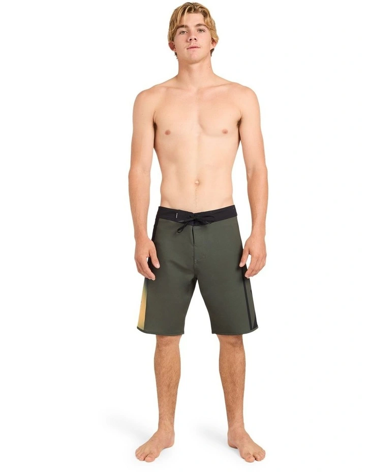 Surfsilk Holmes 20 Inch Boardshorts In Grape Leaf image 5