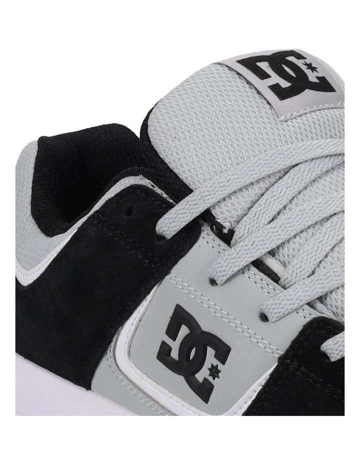 Cure Leather Skate Shoes in Black image 4