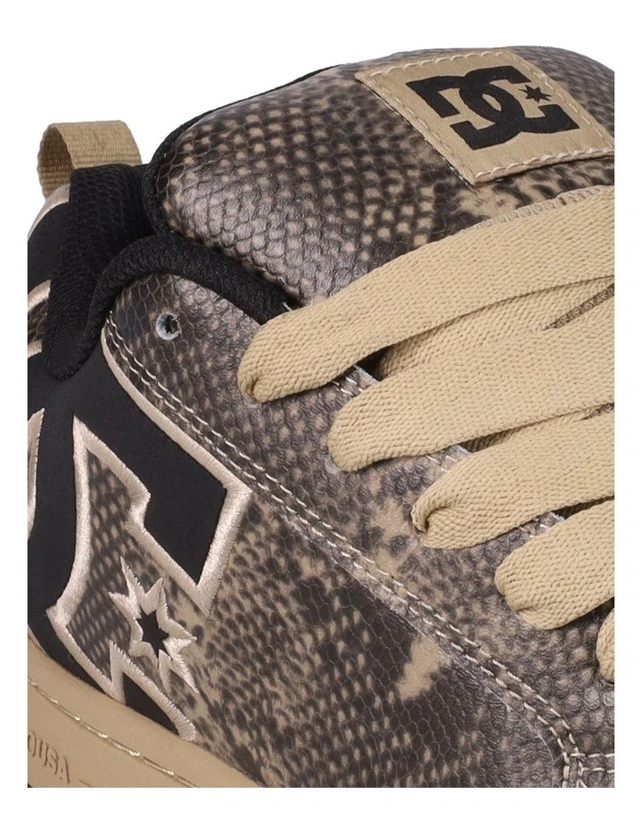 Court Graffik S Skate Shoes in Tan/Black image 4