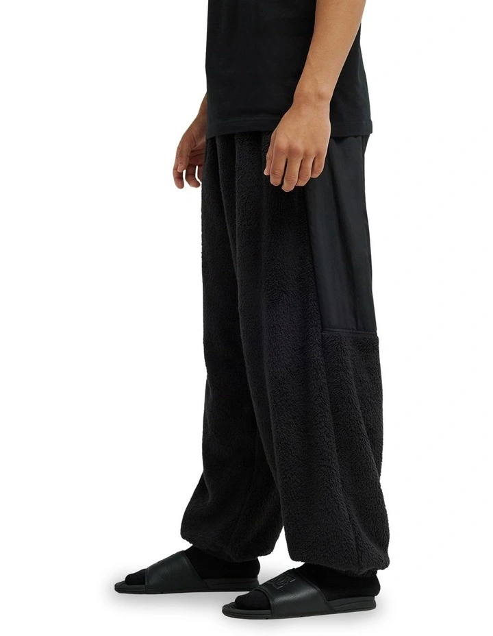 Lynx Fleece Sweatpants in Anthracite image 3