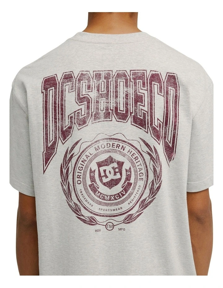 Dc Honor Badge Hss T-Shirt in Light Heather Grey image 5