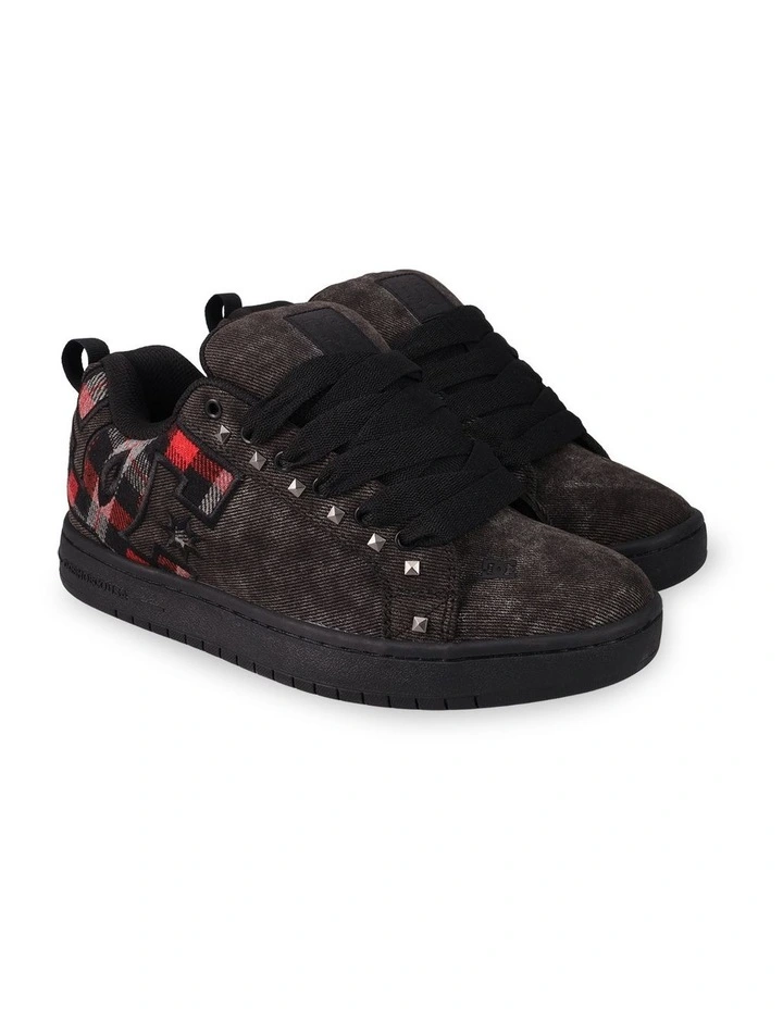 Court Graffik S Skate Shoes In Black image 1