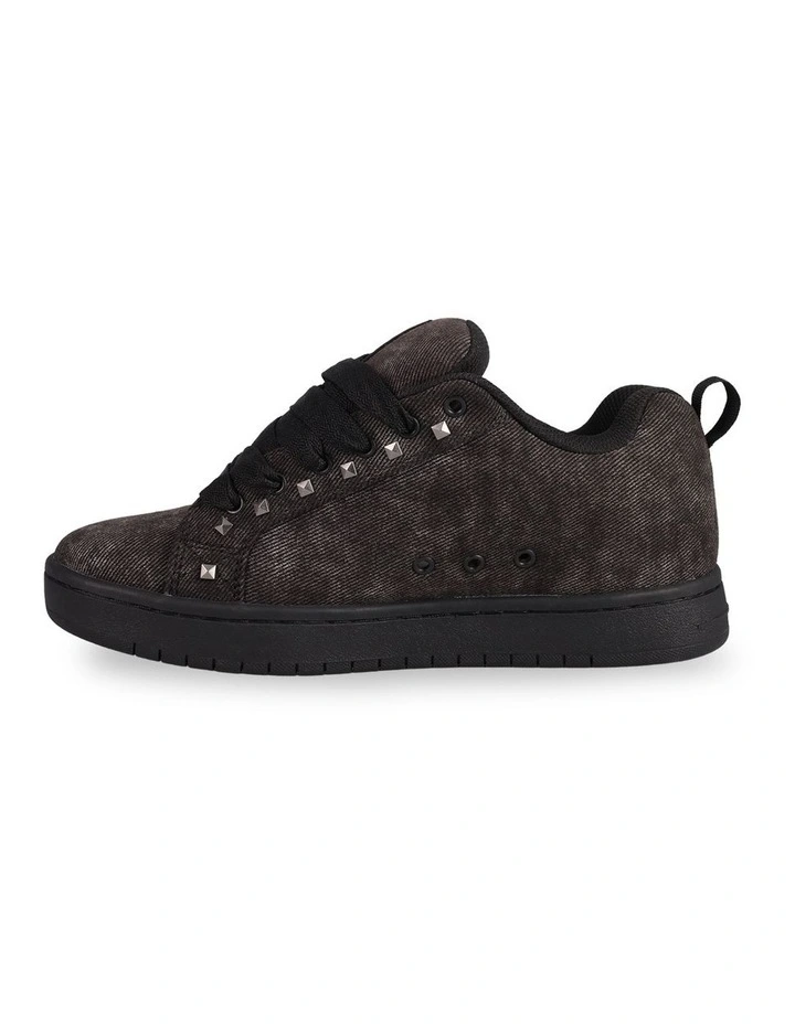 Court Graffik S Skate Shoes In Black image 2