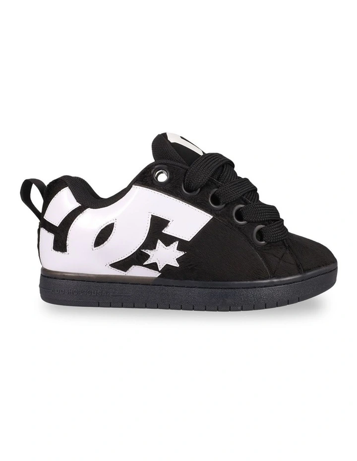 Court Graffik Skate Shoes In Black image 3