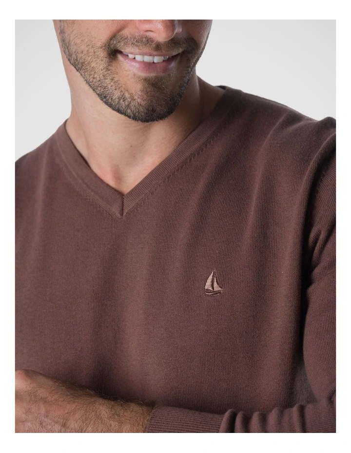 V-Neck Jumper in Chocolate image 4