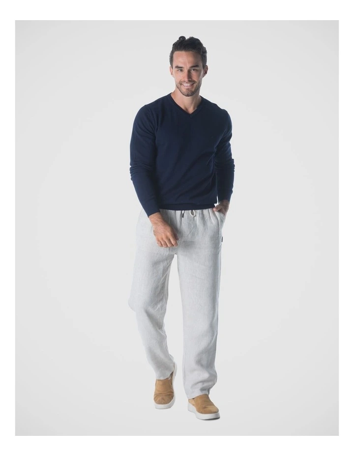 V-neck Jumper in Navy image 5