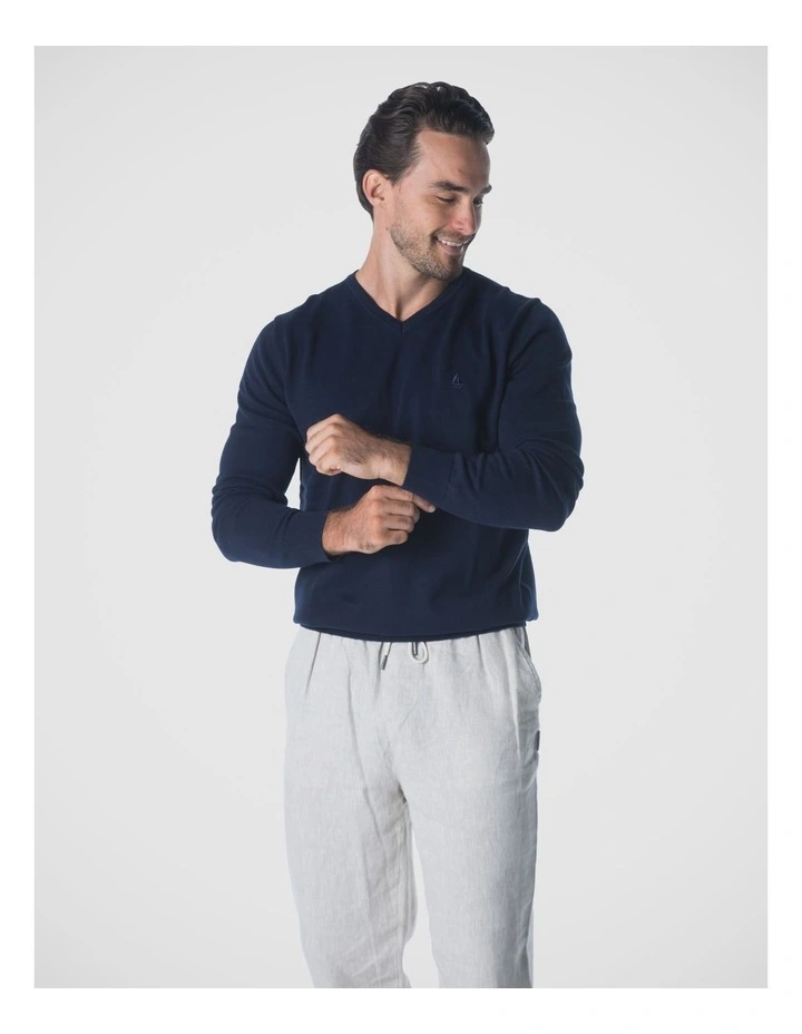 V-neck Jumper in Navy image 6