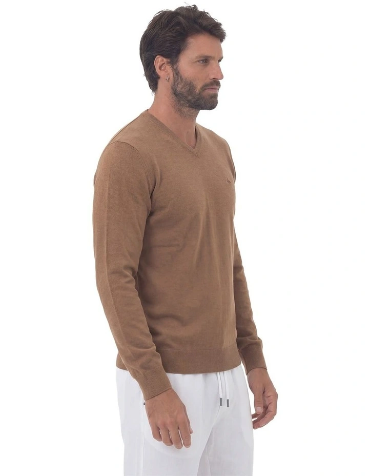 V-Neck Jumper in Natural image 3