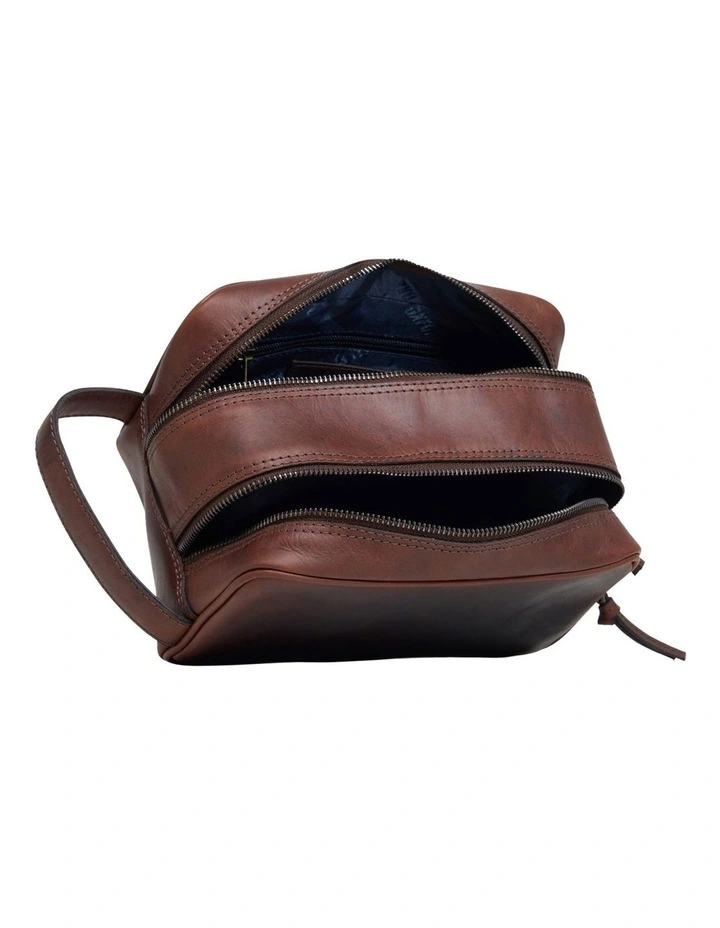 Traveller Leather Wash Bag in Saddle Tan image 4