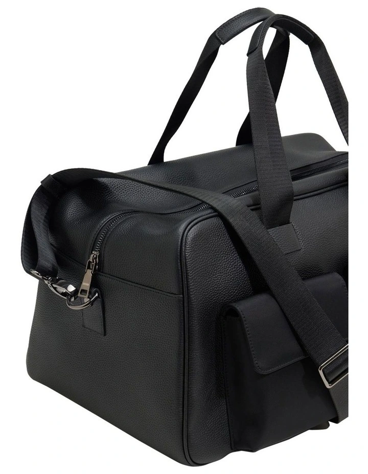 Atlas Overnighter Bag in Black image 4