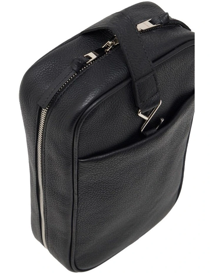 Aaron Leather Washbag in Black image 3