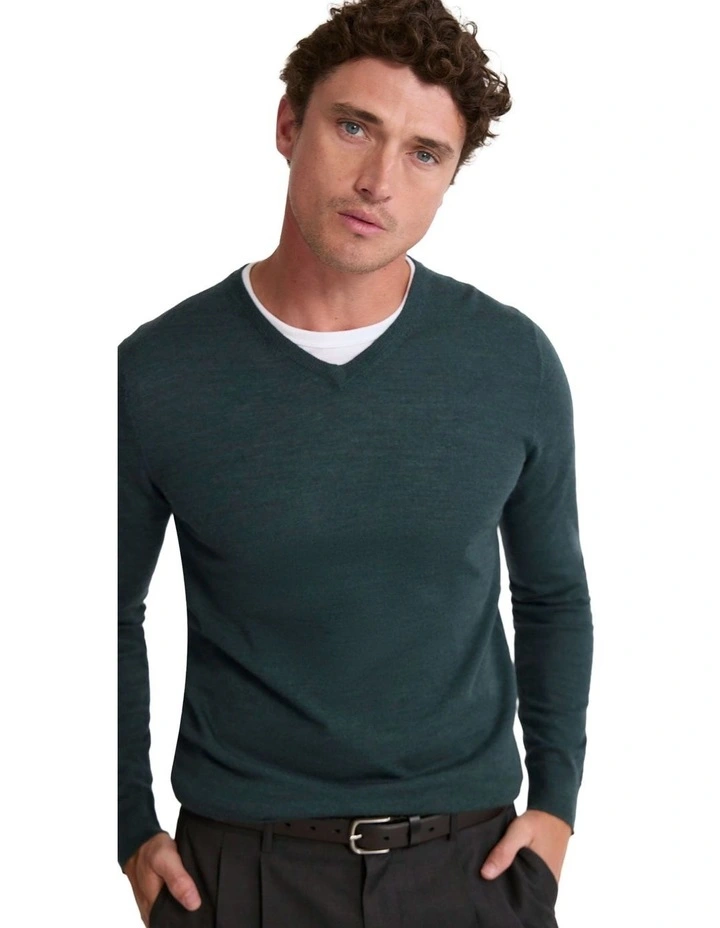 Basic V-Neck Pure Wool Pullover in Forest image 4