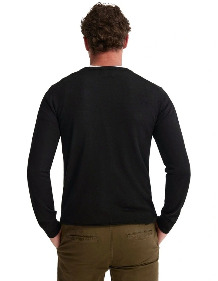 Basic V-Neck Pure Wool Pullover in Black image 2