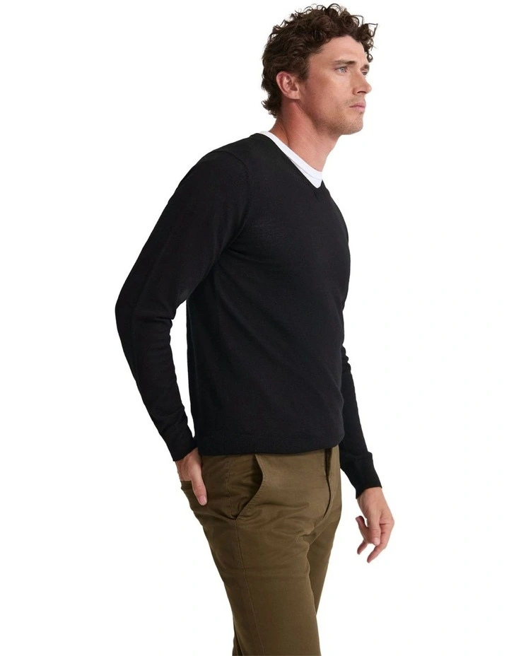 Basic V-Neck Pure Wool Pullover in Black image 3