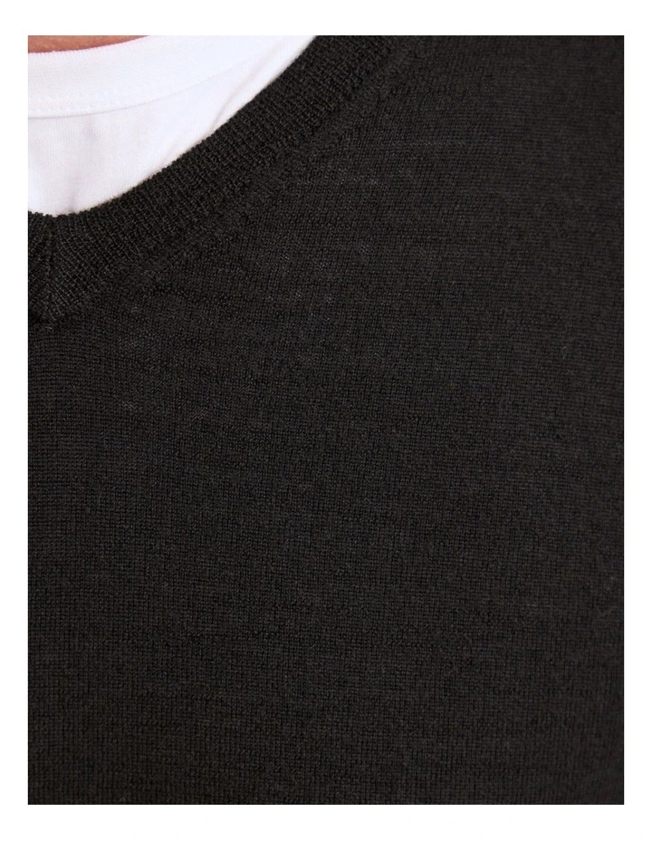 Basic V-Neck Pure Wool Pullover in Black image 6