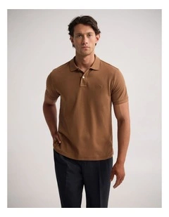 Reeve Pique Polo in Mocha