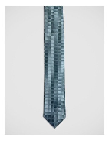 Green/Cream colour