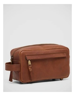 Odyssey Leather Washbag in Chestnut