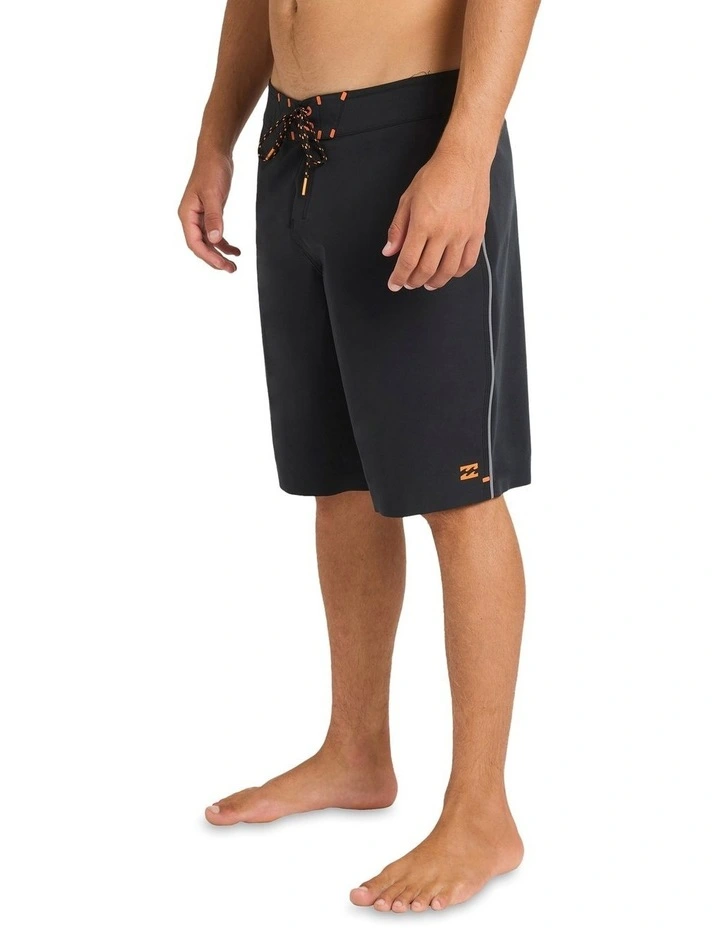 Boat Trip Pro Boardshorts 20 Inch in Black image 3