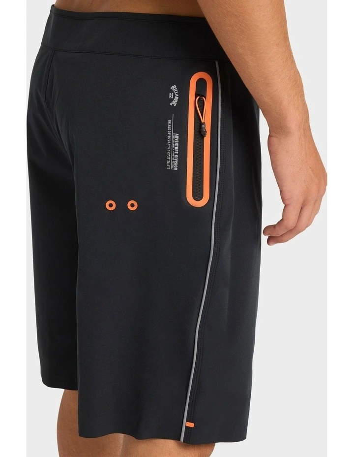 Boat Trip Pro Boardshorts 20 Inch in Black image 4