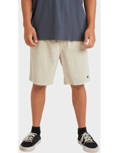 Larry Cord Walkshorts in Stone
