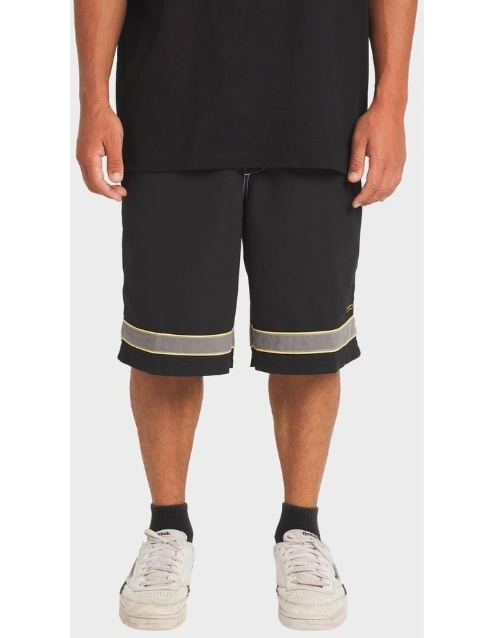 Throw Ons Boardshorts 2.0 21" in Black image 1