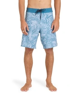 Sundays Airlite Performance Boardshorts 18.5 in Dark Denim