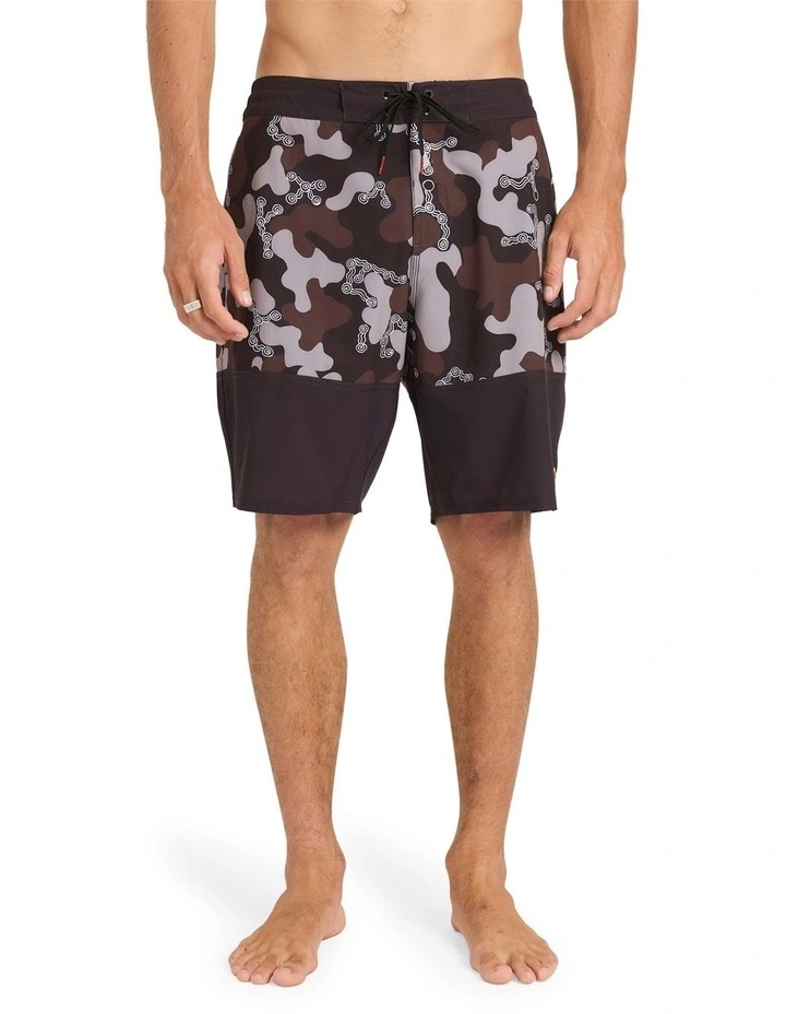 Otis 60/40 Lo Tide Boardshorts In Black image 1