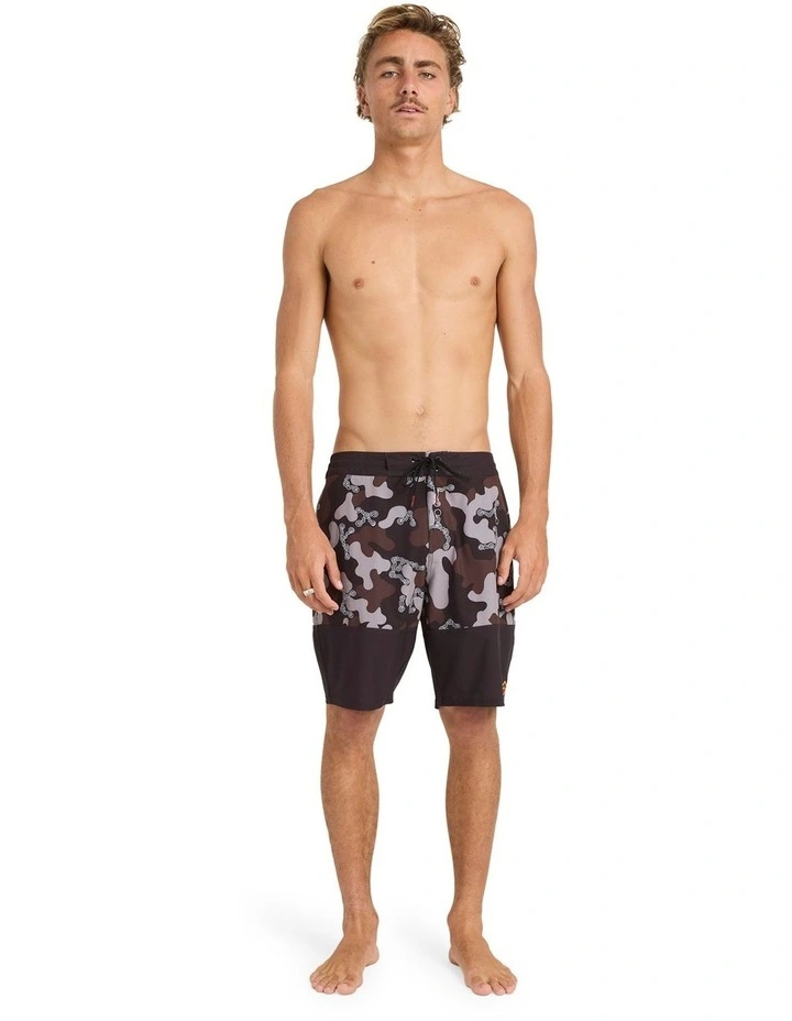 Otis 60/40 Lo Tide Boardshorts In Black image 5