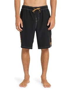 Otis Estuary Layback 17 Boardshorts In Black