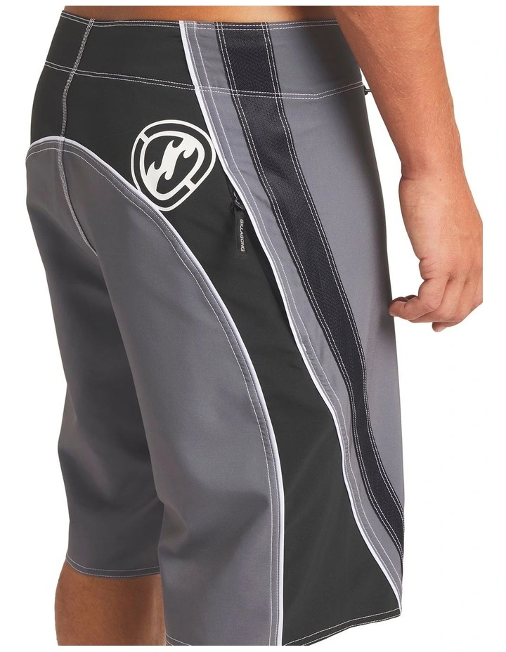 Fluid 2K Pro 21 Inch Boardshorts in Pewter image 4