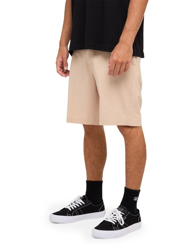 Primary Submers 19 Inch Hybrid Shorts in Oatmeal image 3