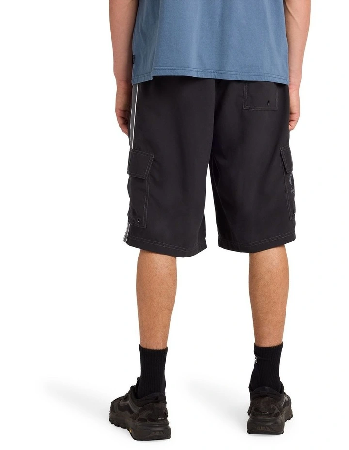Throw On 3.0 22 Boardshorts In Black/Grey image 2