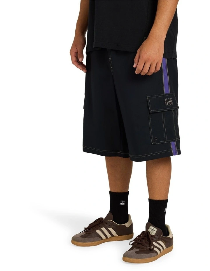 Throw On 3.0 22 Boardshorts In Black image 3