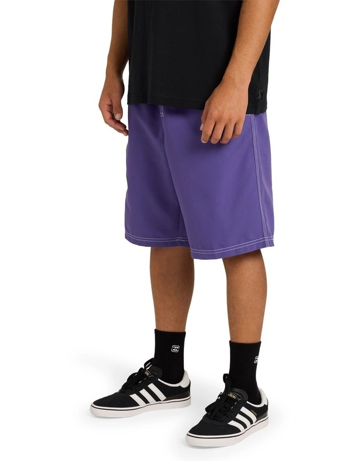 Throw On 22 Volley Shorts In Purple image 3