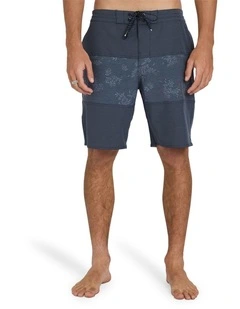 Tribong 18.5 Boardshorts In True Navy